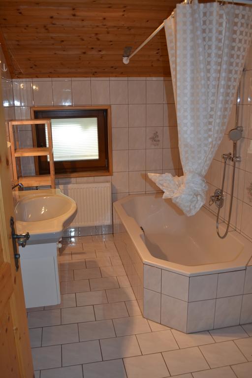 Bohrerhof Apartment Ahrnbach Ngoại thất bức ảnh